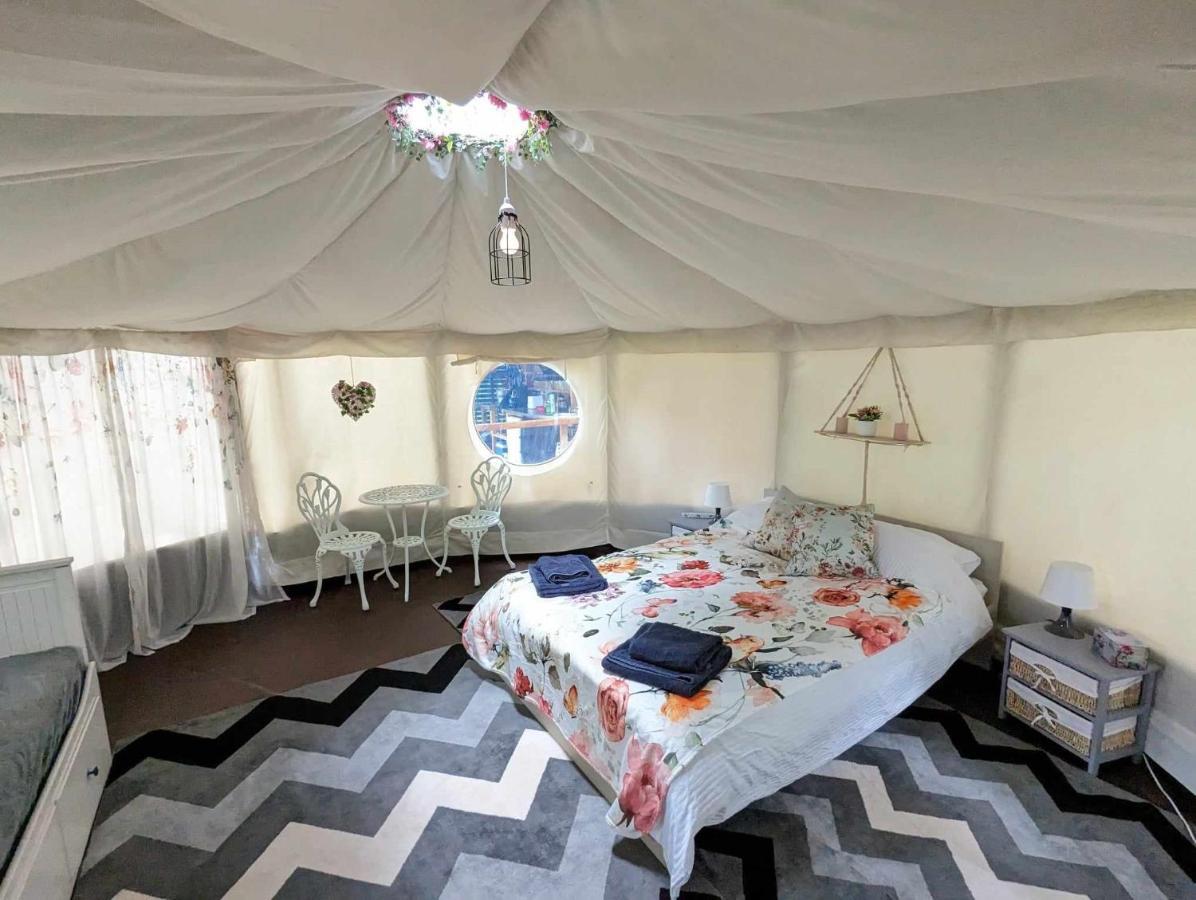 ホテル Luxury Glamping @Moulin Des Forges Moutier-Malcard エクステリア 写真