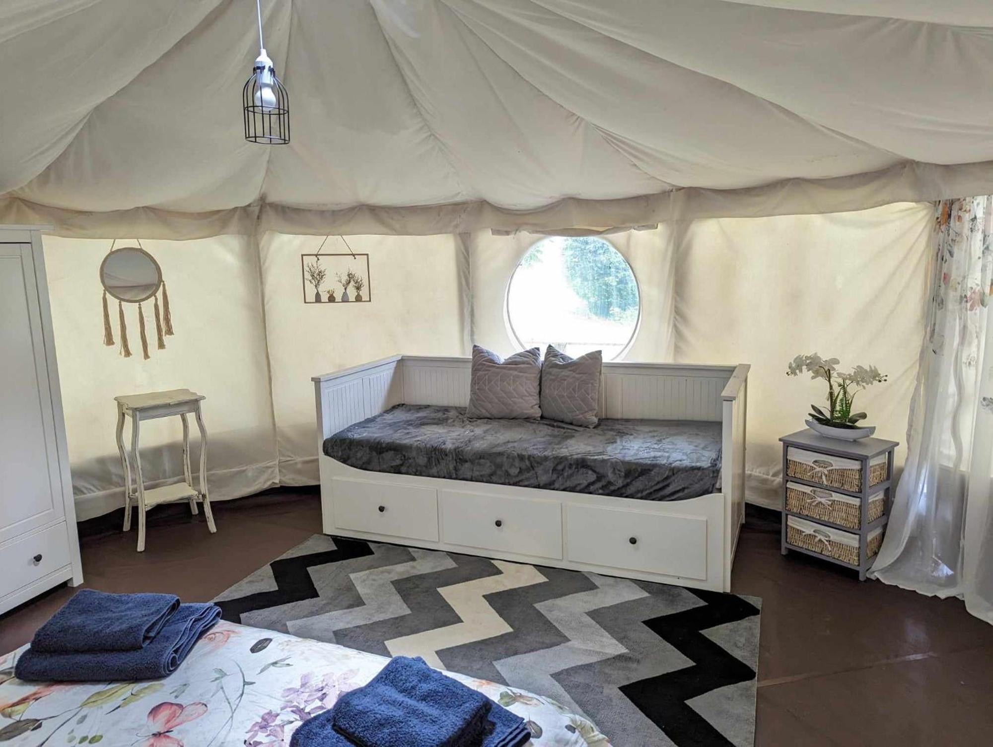 ホテル Luxury Glamping @Moulin Des Forges Moutier-Malcard エクステリア 写真
