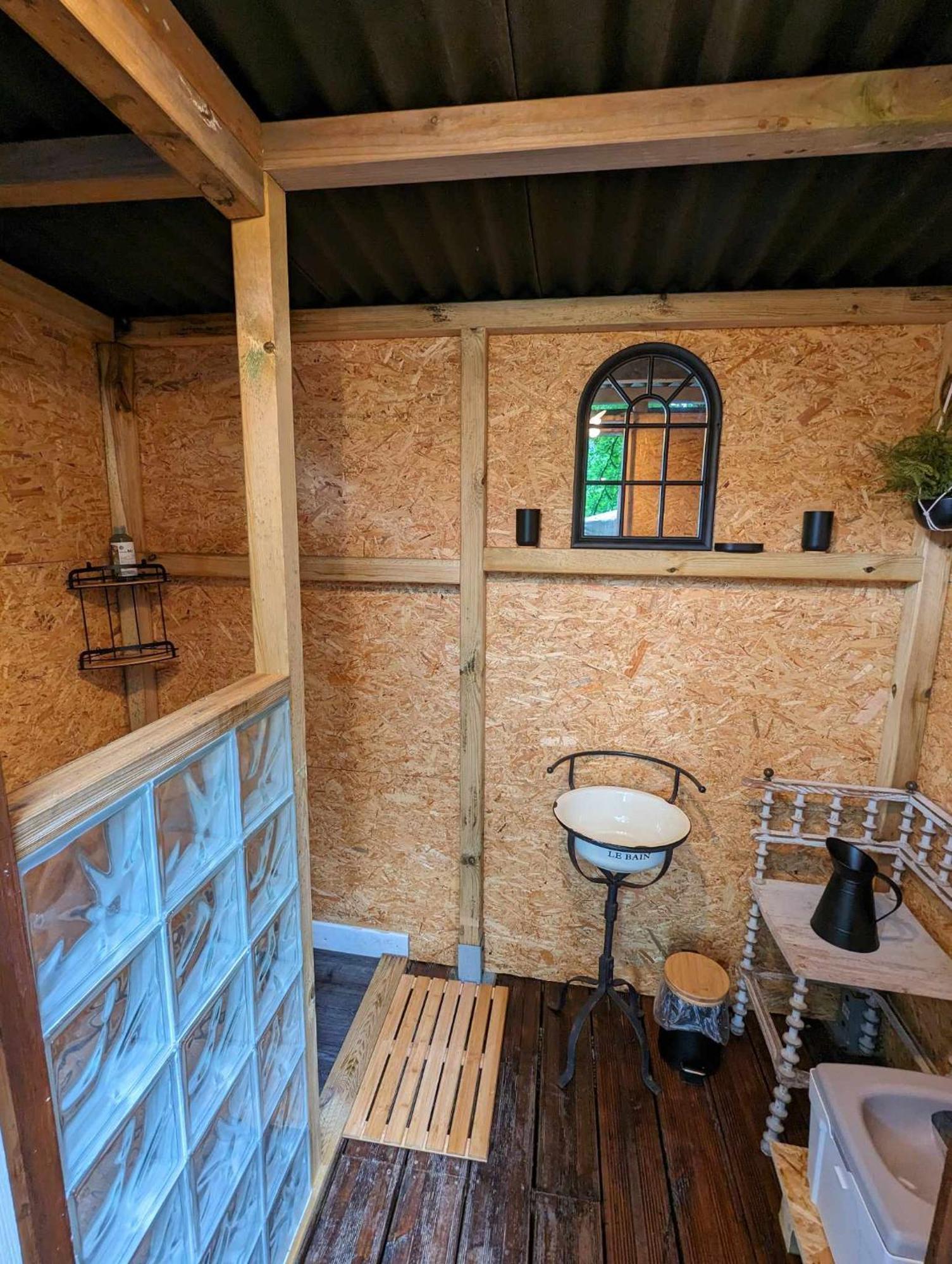 ホテル Luxury Glamping @Moulin Des Forges Moutier-Malcard エクステリア 写真